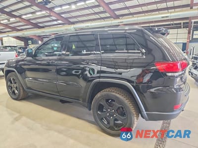 Drugie zdjęcie samochodu z przodu: 2019 JEEP GRAND CHEROKEE LAREDO VIN:1C4RJFAGXKC612565 - miniatura
