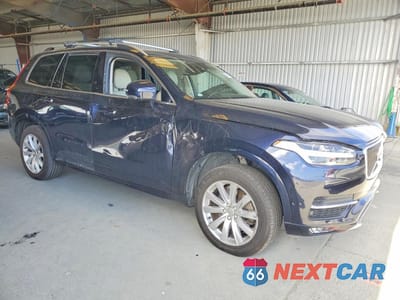 Czwarte zdjęcie samochodu z boku: 2016 VOLVO XC90 T6 VIN:YV4A22PK2G1063457 - miniatura