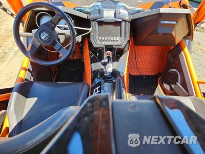 Piąte zdjęcie samochodu w środku: 2019 POLARIS SLINGSHOT SLR VIN:57XAARFA9K8132613 - miniatura