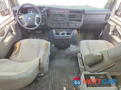 Zdjęcie 8 z 13 samochodu: 2017 CHEVROLET EXPRESS G2500 VIN:1GCWGAFF3H1272538 - miniatura