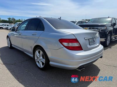 Trzecie zdjęcie samochodu z tyłu: 2010 MERCEDES-BENZ C 300 4MATIC VIN:WDDGF8BB9AR111417 - miniatura