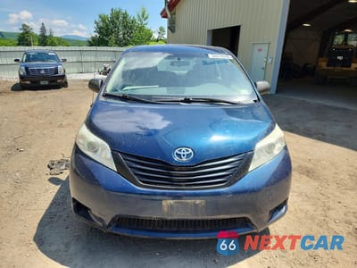 Piąte zdjęcie samochodu w środku: 2011 TOYOTA SIENNA BASE 7-PASSENGER VIN:5TDZK3DC0BS131128 - miniatura