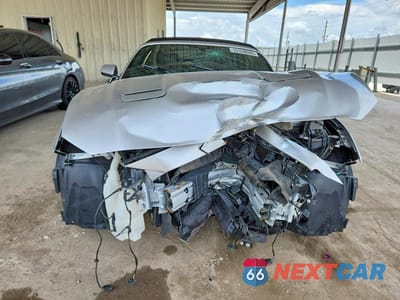 Piąte zdjęcie samochodu w środku: 2019 FORD MUSTANG VIN:1FATP8UH9K5179304 - miniatura