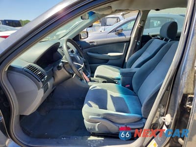 Zdjęcie 7 z 12 samochodu: 2004 HONDA ACCORD LX VIN:1HGCM56384A025942 - miniatura