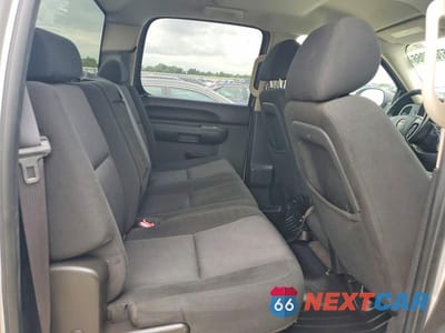 Zdjęcie 10 z 12 samochodu: 2010 GMC SIERRA C1500 SL VIN:3GTRCUEA6AG123399 - miniatura