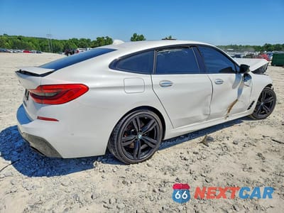 Trzecie zdjęcie samochodu z tyłu: 2018 BMW 640 VIN:WBAJV6C57JBJ99728 - miniatura