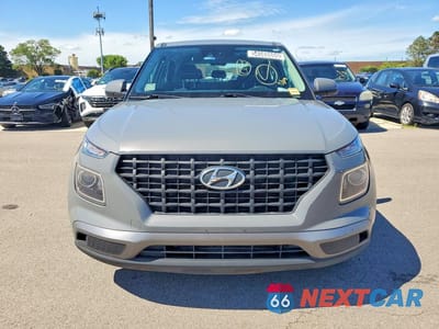 Piąte zdjęcie samochodu w środku: 2021 HYUNDAI VENUE SE VIN:KMHRB8A32MU069596 - miniatura