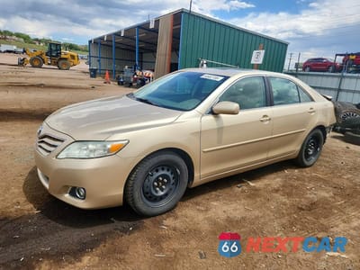 2010 TOYOTA CAMRY 4T4BF3EK3AR047067 - główne zdjęcie licytacji z USA - miniatura