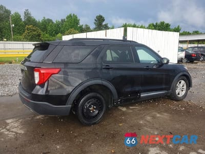 Trzecie zdjęcie samochodu z tyłu: 2023 FORD EXPLORER XLT VIN:1FMSK7DH0PGB74126 - miniatura