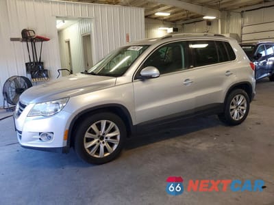 2009 VOLKSWAGEN TIGUAN SE WVGBV75N39W534736 - główne zdjęcie licytacji z USA - miniatura