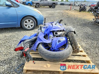 Czwarte zdjęcie samochodu z boku: 2025 YAMAHA YZFR7 VIN:JYARM38E5SA019214 - miniatura