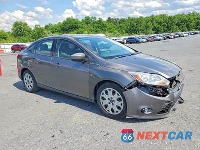 Czwarte zdjęcie samochodu z boku: 2012 FORD FOCUS SE VIN:1FAHP3F27CL137373 - miniatura