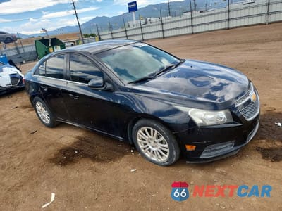 Czwarte zdjęcie samochodu z boku: 2013 CHEVROLET CRUZE ECO VIN:1G1PJ5SB7D7212066 - miniatura
