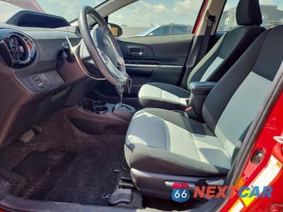 Zdjęcie 7 z 12 samochodu: 2016 TOYOTA PRIUS C THREE VIN:JTDKDTB39G1132815 - miniatura