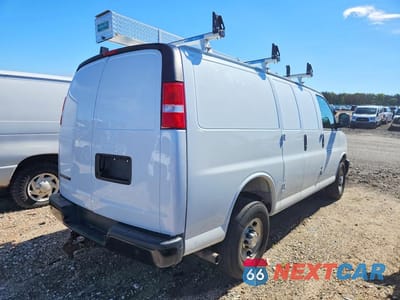 Trzecie zdjęcie samochodu z tyłu: 2025 CHEVROLET EXPRESS G2500 VIN:1GCWGAF79S1156583 - miniatura
