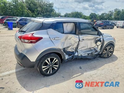 Trzecie zdjęcie samochodu z tyłu: 2019 NISSAN KICKS SV VIN:3N1CP5CU3KL491287 - miniatura