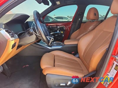 Zdjęcie 7 z 13 samochodu: 2022 BMW 330E VIN:3MW5P7J09N8C44037 - miniatura
