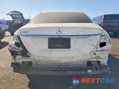 Zdjęcie 6 z 13 samochodu: 2018 MERCEDES-BENZ E 300 VIN:WDDZF4JB3JA457593 - miniatura