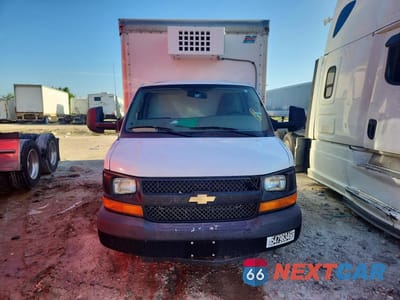 Piąte zdjęcie samochodu w środku: 2016 CHEVROLET EXPRESS REFRIGERATED BOX TRUCK VIN:1GB6GUCG0G1123070 - miniatura