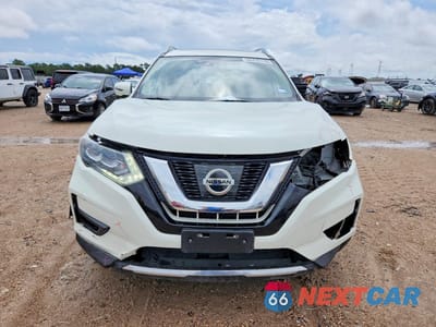 Piąte zdjęcie samochodu w środku: 2017 NISSAN ROGUE SL VIN:5N1AT2MT5HC870263 - miniatura