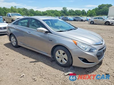 Czwarte zdjęcie samochodu z boku: 2012 HYUNDAI SONATA HYBRID VIN:KMHEC4A46CA039076 - miniatura