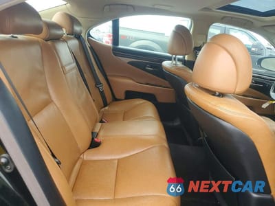 Zdjęcie 10 z 12 samochodu: 2013 LEXUS LS 460 VIN:JTHBL5EF9D5115052 - miniatura
