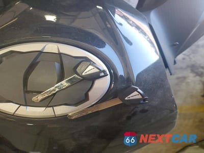 Zdjęcie 8 z 9 samochodu: 2025 KAWASAKI EX500 VIN:ML5EXGG13SDA46911 - miniatura