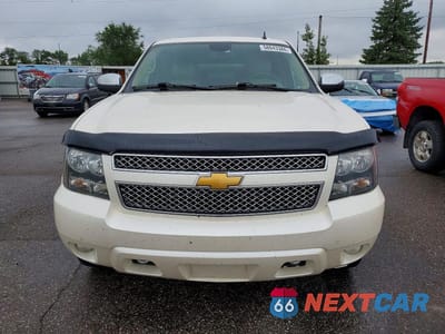 Piąte zdjęcie samochodu w środku: 2013 CHEVROLET SUBURBAN K1500 LTZ VIN:1GNSKKE7XDR185753 - miniatura