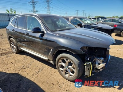 Czwarte zdjęcie samochodu z boku: 2022 BMW X3 XDRIVE30I VIN:5UX53DP01N9K97680 - miniatura
