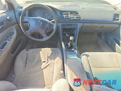 Zdjęcie 8 z 12 samochodu: 1997 HONDA ACCORD VIN:1HGCD5535VA274234 - miniatura