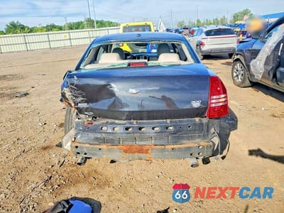 Zdjęcie 6 z 12 samochodu: 2006 CHRYSLER 300C VIN:2C3LK63H06H277073 - miniatura