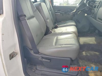 Zdjęcie 10 z 12 samochodu: 2013 CHEVROLET SILVERADO C3500 VIN:1GB3CZC88DF181740 - miniatura
