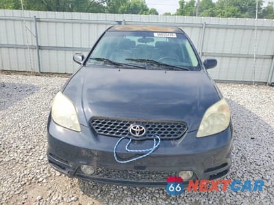Piąte zdjęcie samochodu w środku: 2004 TOYOTA COROLLA MATRIX XR VIN:2T1KR32EX4C166370 - miniatura
