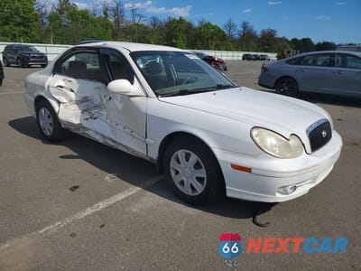 Czwarte zdjęcie samochodu z boku: 2004 HYUNDAI SONATA GL VIN:KMHWF25S94A970875 - miniatura