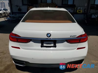 Zdjęcie 6 z 12 samochodu: 2016 BMW 740 I VIN:WBA7E2C51GG547344 - miniatura