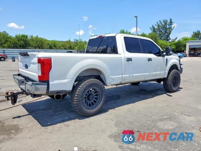 Trzecie zdjęcie samochodu z tyłu: 2019 FORD F250 SUPER DUTY VIN:1FT7W2B60KEE34340 - miniatura