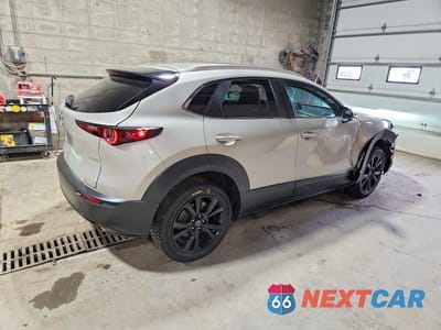 Trzecie zdjęcie samochodu z tyłu: 2024 MAZDA CX-30 SELECT VIN:3MVDMBBM8RM702058 - miniatura