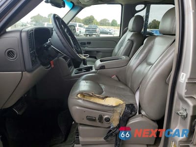 Zdjęcie 7 z 12 samochodu: 2005 CHEVROLET TAHOE C1500 VIN:1GNEC13T05J144665 - miniatura