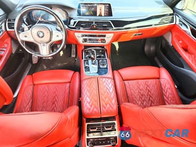 Zdjęcie 8 z 13 samochodu: 2022 BMW 750 XI VIN:WBA7U2C03NCJ48155 - miniatura