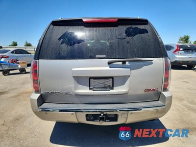 Zdjęcie 6 z 14 samochodu: 2007 GMC YUKON XL DENALI VIN:1GKFK66887J248591 - miniatura