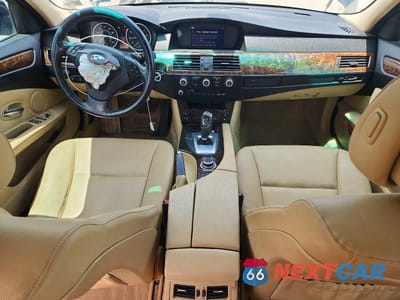 Zdjęcie 8 z 12 samochodu: 2009 BMW 528 XI VIN:WBANV13559C154457 - miniatura