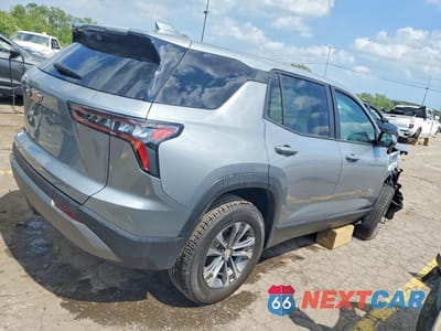 Trzecie zdjęcie samochodu z tyłu: 2026 CHEVROLET EQUINOX LT VIN:3GNAXPEG4TL441899 - miniatura