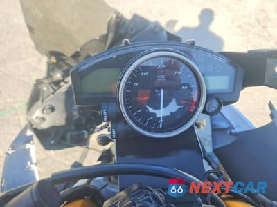 Zdjęcie 7 z 8 samochodu: 2010 YAMAHA YZFR6 VIN:JYARJ16E8AA020470 - miniatura