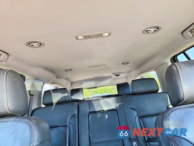 Zdjęcie 10 z 13 samochodu: 2019 CHEVROLET SUBURBAN K1500 LT VIN:1GNSKHKC8KR164224 - miniatura