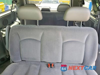 Zdjęcie 10 z 13 samochodu: 2004 DODGE GRAND CARAVAN SE VIN:1D4GP24R94B502968 - miniatura
