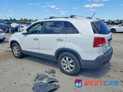 Drugie zdjęcie samochodu z przodu: 2011 KIA SORENTO LX VIN:5XYKT4A18BG130197 - miniatura