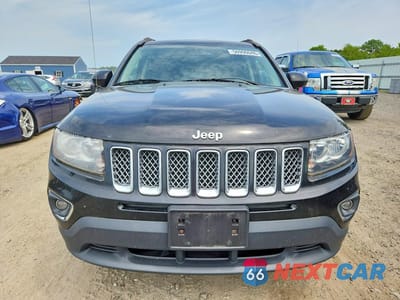 Piąte zdjęcie samochodu w środku: 2015 JEEP COMPASS LATITUDE VIN:1C4NJDEB7FD215185 - miniatura