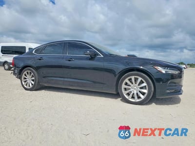 Czwarte zdjęcie samochodu z boku: 2017 VOLVO S90 T6 MOMENTUM VIN:YV1A22MK1H1017850 - miniatura