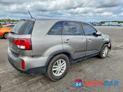 Trzecie zdjęcie samochodu z tyłu: 2015 KIA SORENTO LX VIN:5XYKT3A67FG657952 - miniatura