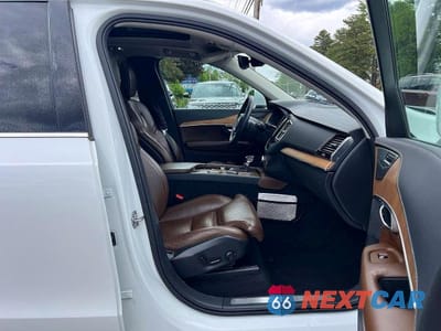 Piąte zdjęcie samochodu w środku: 2019 VOLVO XC90 T6 INSCRIPTION VIN:YV4A22PL0K1499418 - miniatura